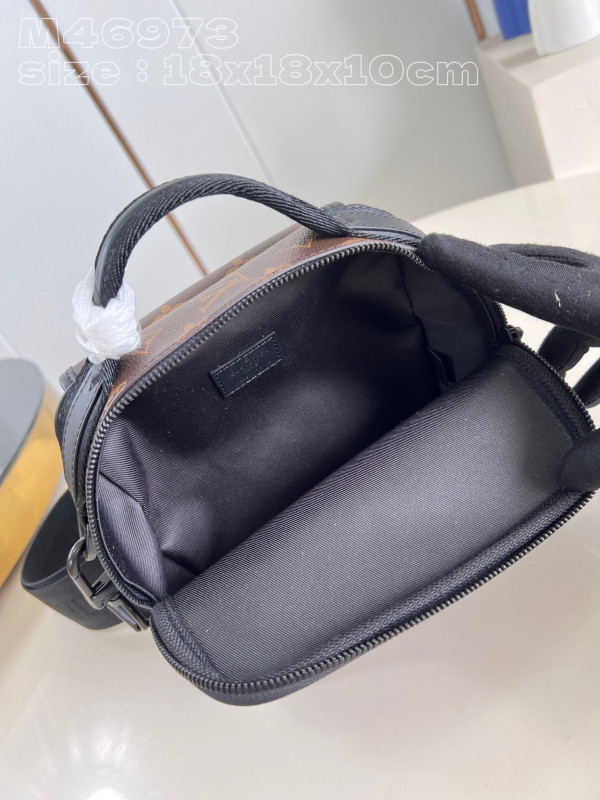 l**is V*t*n trail messenger-18*18*10cm