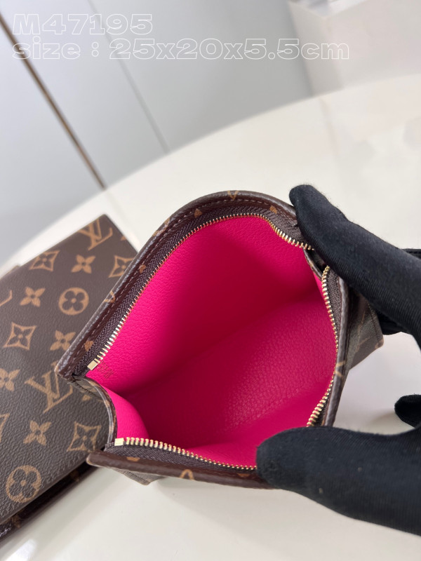 l**is V*t*n trio toilet pouch-25*20*5.5cm