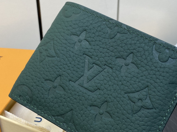 l**is V*t*n multiple wallet-11.5*9*1.5cm