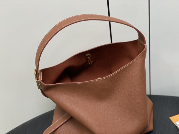 l**is V*t*n low key hobo jh-31*35*18cm