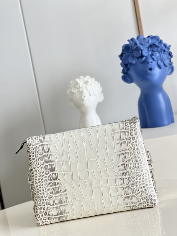 l**is V*t*n coussin pm-26*20*12cm