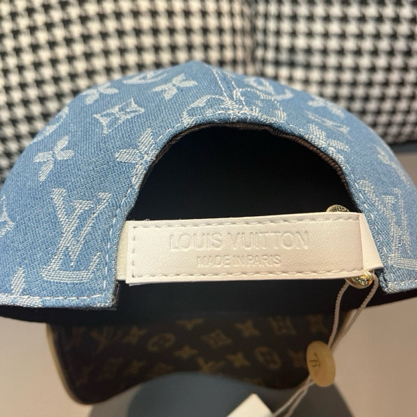 l**is V*t*n hat