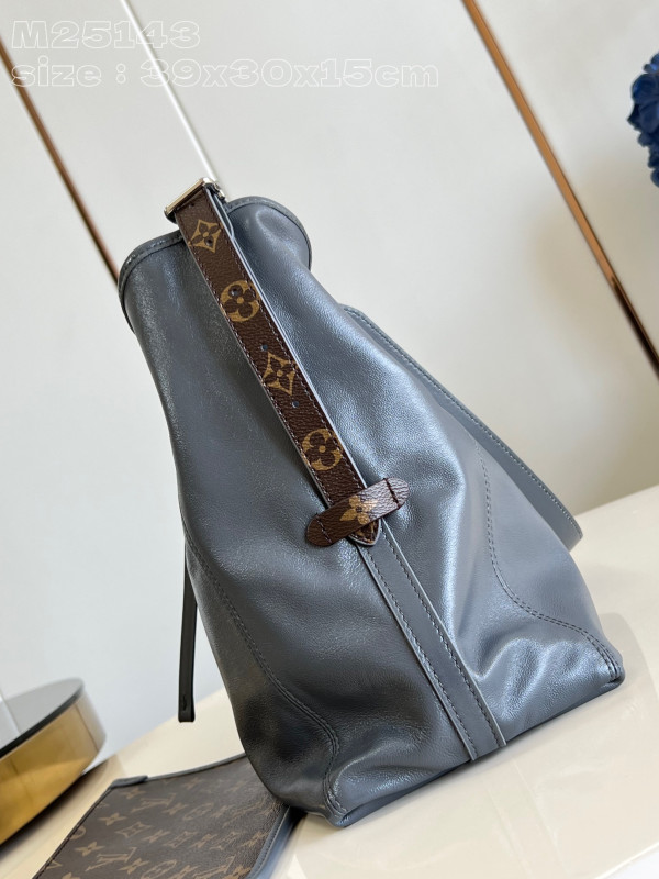 l**is V*t*n carryall mm- 39 x 30 x 15cm