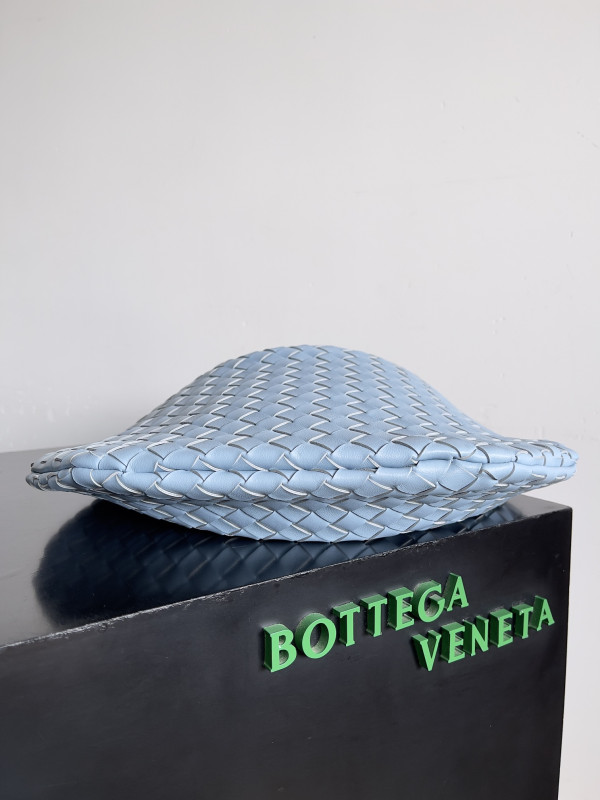 Bo*te*ga ve*ne*ta medium sardine