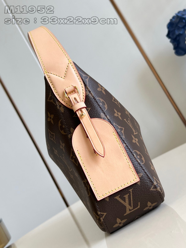l**is V*t*n slouchy pm-33*22*9cm